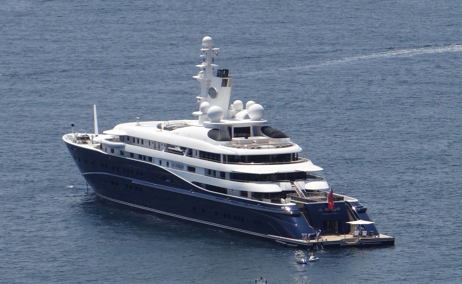 mega yacht al mirqab